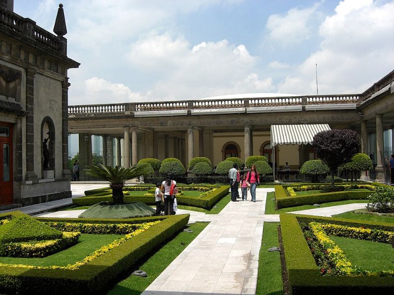 gardens of Chapultepec Castle